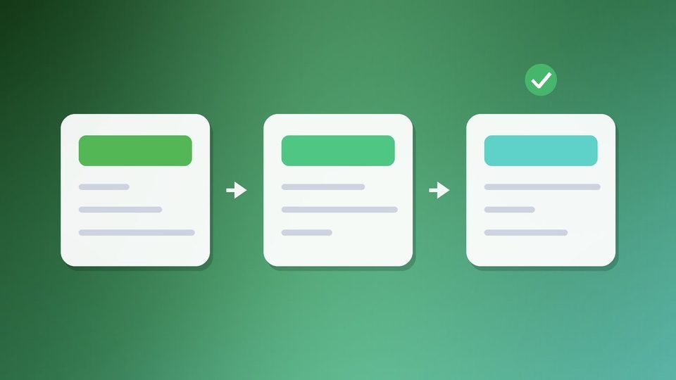 ثلاث بطاقات تربط بينها أسهم من اليسار إلى اليمين، وعلى الأخيرة علامة صح خضراء